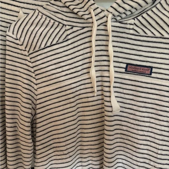 Vineyard Vines Black and White Striped Lounge Set - Picture 3 of 4